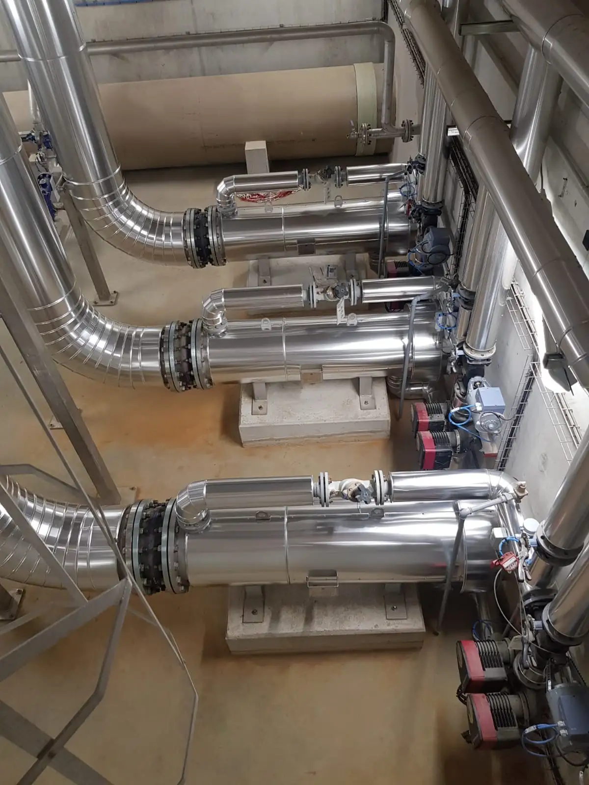 Réseaux de ventilation isolés et protégés en milieu corrosif dans une station d’épuration du Calvados